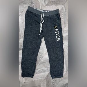 Women’s Abercrombie & Fitch Joggers w/ elastic at the ankle. Size medium.